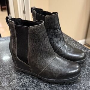 Sorel Joan of Arctic wedge bootie, black, ladies size 7 NL3346-052
